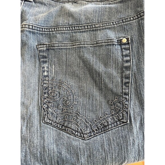 Lane Bryant High Rise Embroidered Straight Leg Denim Blue Jeans Size 26 - Picture 5 of 5